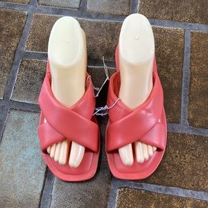 🛍 6 for $35 • NWT A New Day Daisy Coral Crossband Slide Sandals